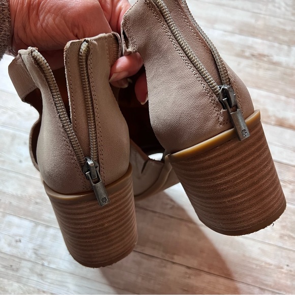 💚Lucky Brand NWT Tarrinax heels - Picture 6 of 11